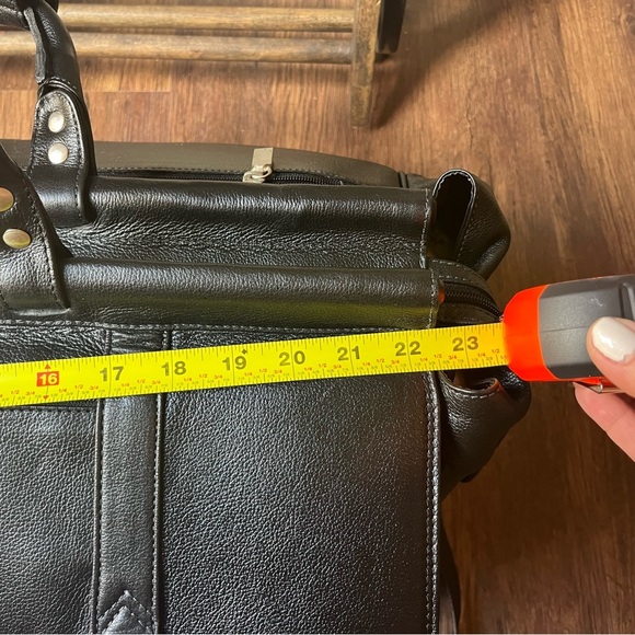 Black Leather Unisex Travel Bag with double handle and Adjustable Strap - Picture 10 of 13